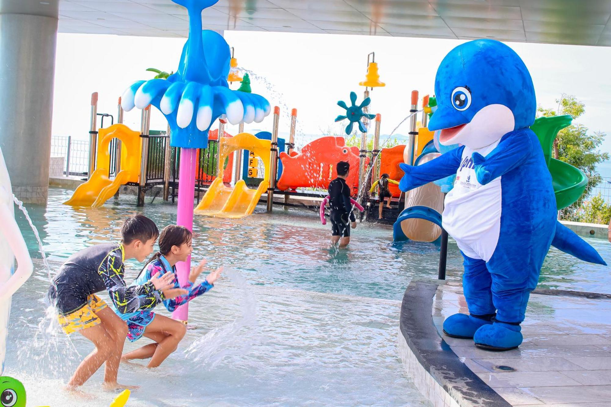 Royal Cliff Beach Hotel Pattaya Exterior photo Splash Island